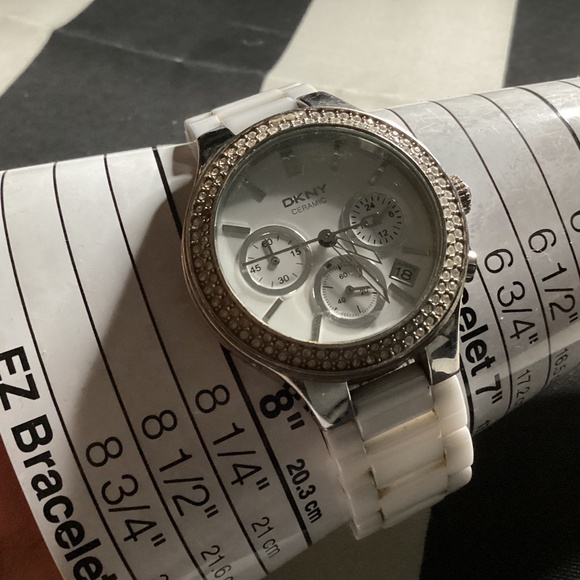 DKNY Women’s Watch White Silver-tone (NY-4985) - Picture 13 of 13